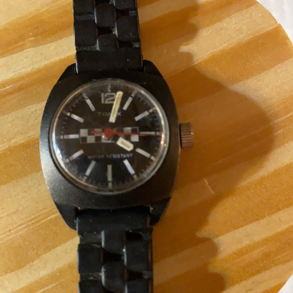 Women’s, outdoor, rugged Timex watch water resistant, secondhand